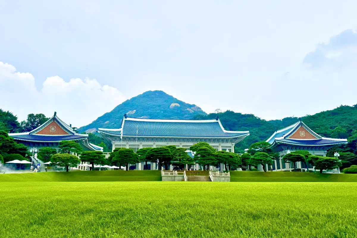 Tour Hàn Quốc 5N4Đ mùa thu lá đỏ – chiêm ngưỡng Nhà Xanh (Blue House) phủ Tổng thống Hàn Quốc