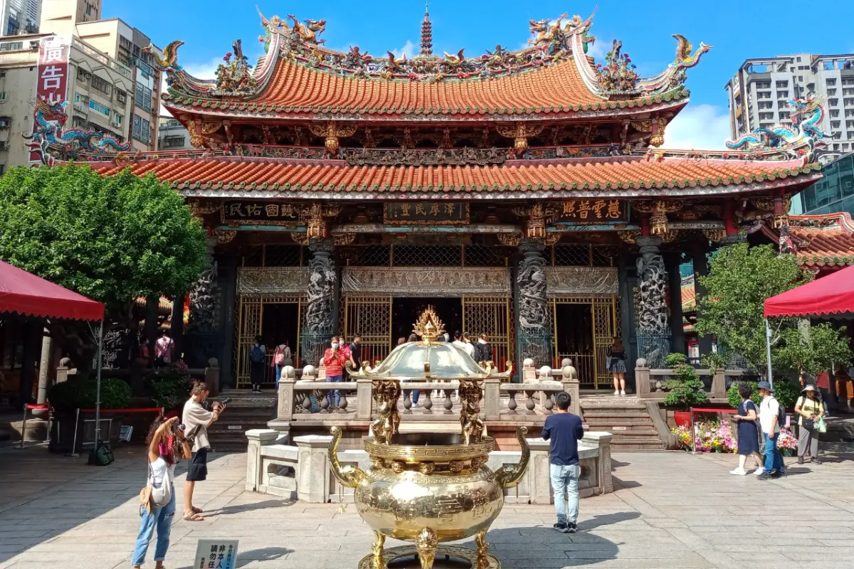 Tour Đài Loan tháng 8 - Chùa Long Sơn