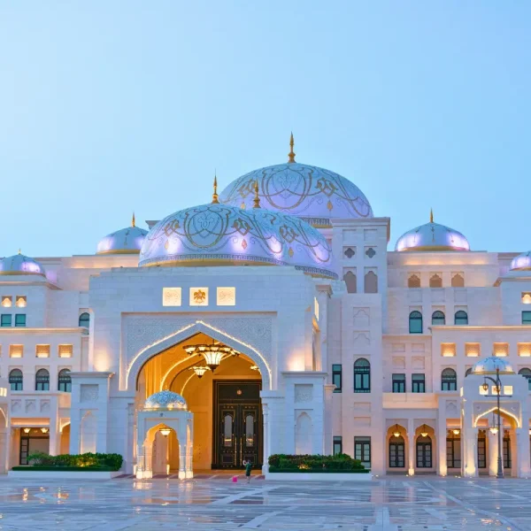 Dubai - Abu Dhabi | Tháng 6 2025 | Emirates 5 sao