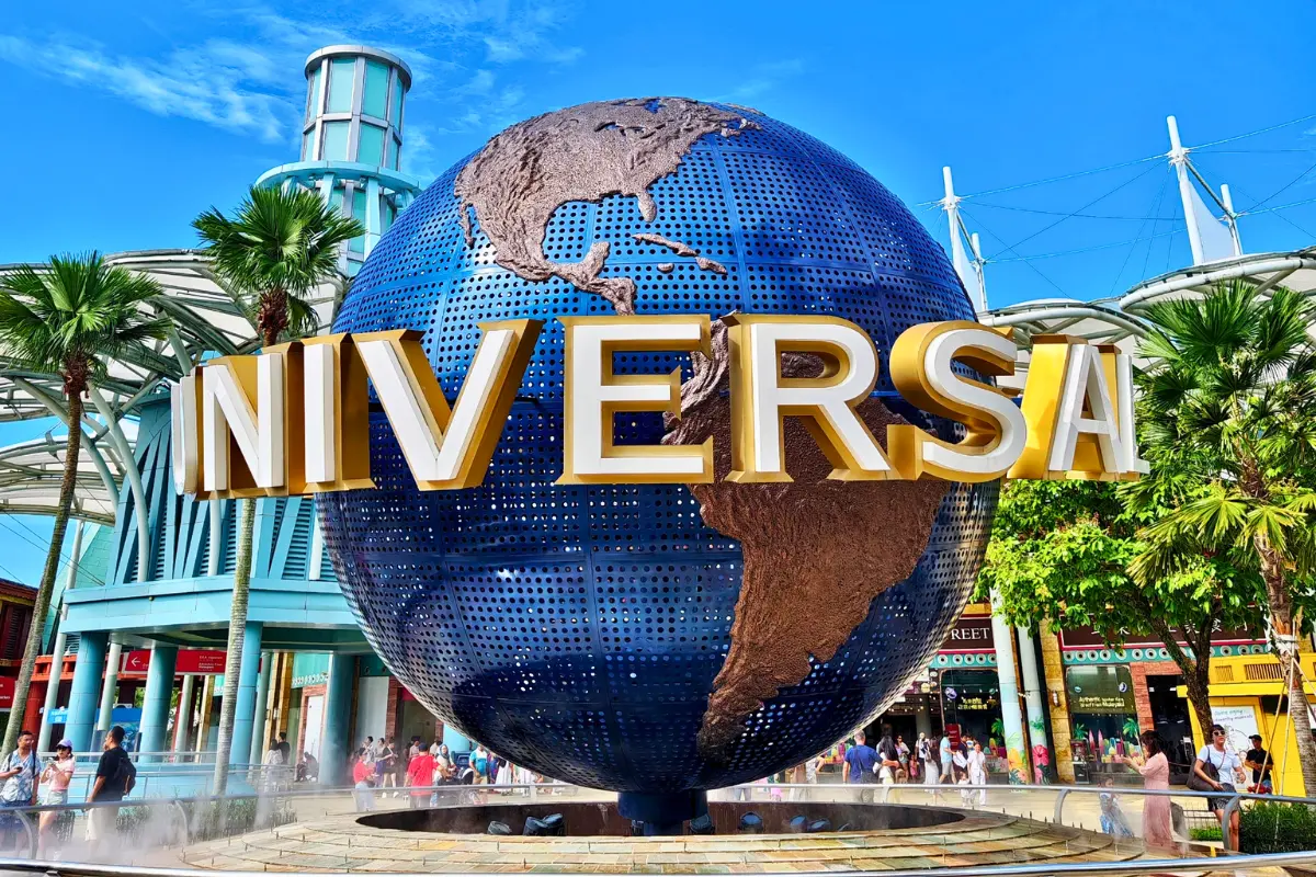 Tour Singapore Malaysia tháng 11 - Công viên Universal Studios Singapore, thế giới giải trí đầy màu sắc và phiêu lưu