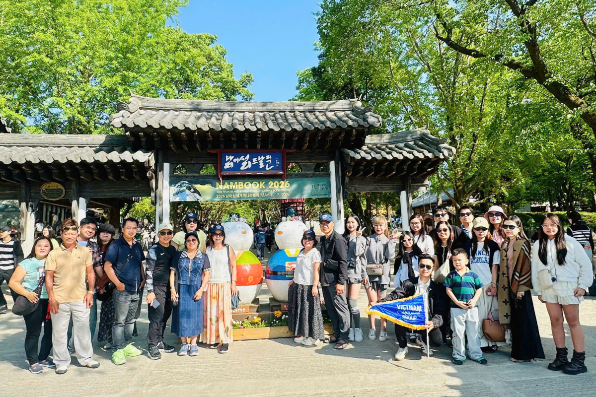 Đoàn khách lưu giữ kỷ niệm đẹp tại Hàn Quốc cùng VOne Travel