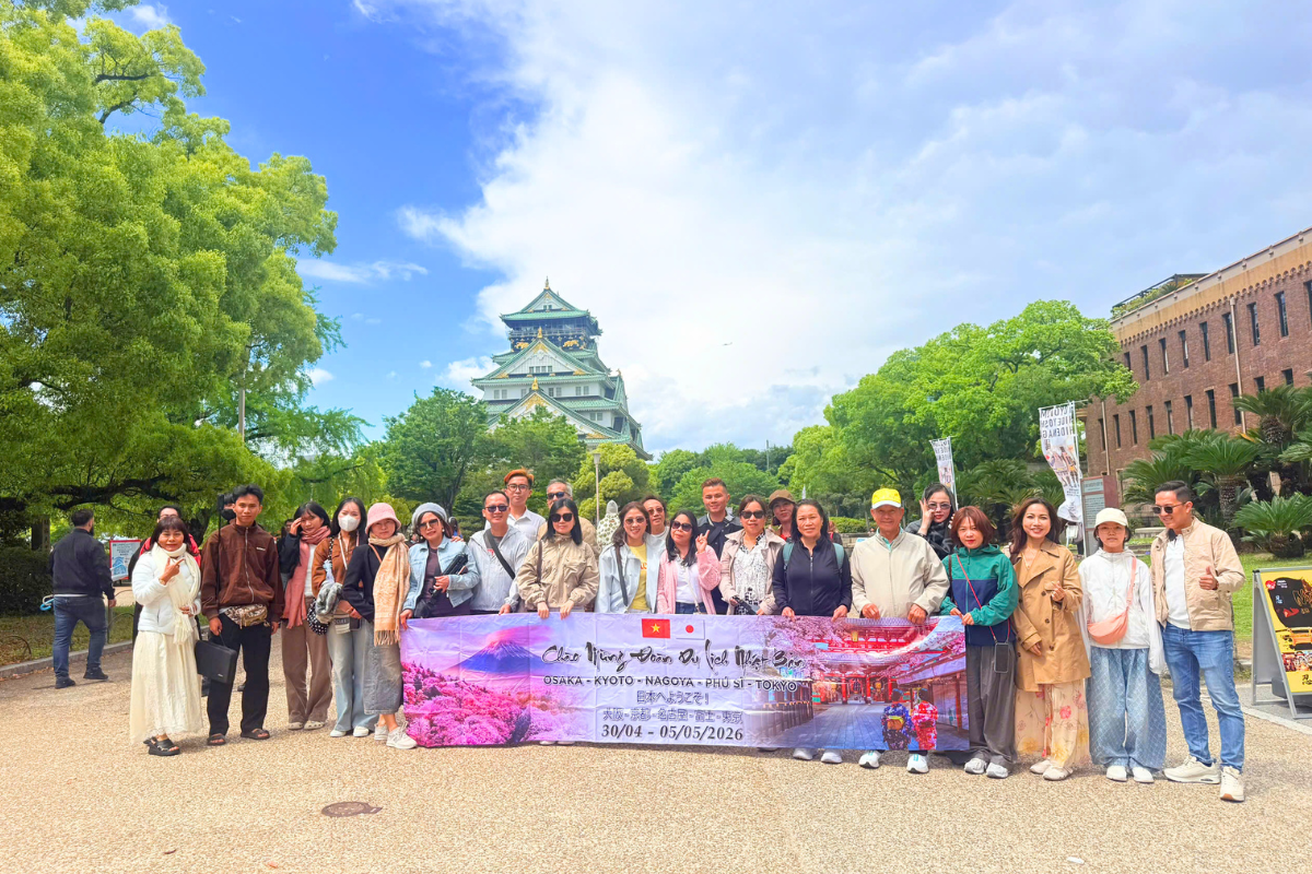 Đoàn du khách hào hứng check-in Nhật Bản cùng công ty lữ hành VOne Travel