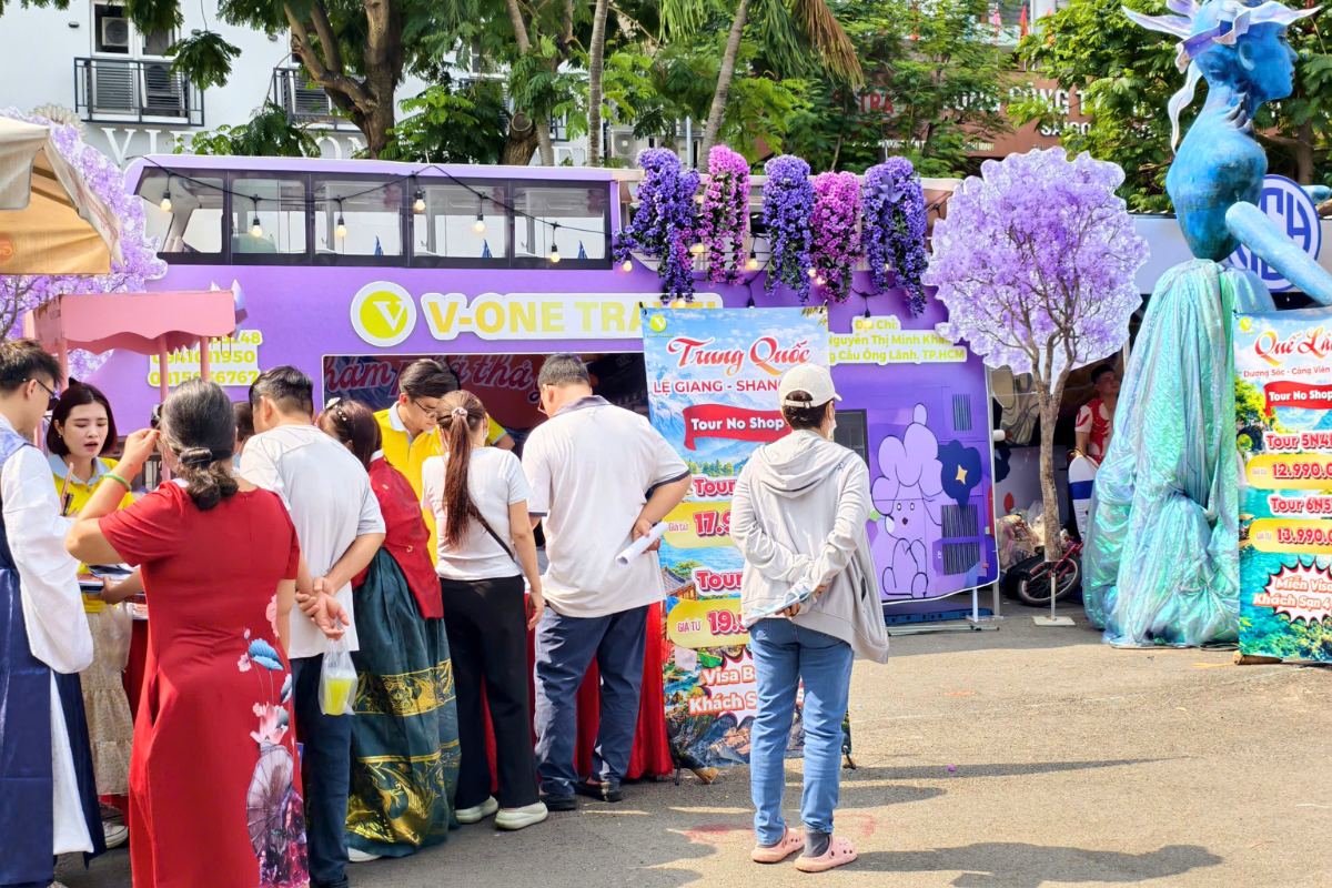 Gian hàng quảng bá chuyên nghiệp của VOne Travel tại Hội chợ Du lịch Thành phố Hồ Chí Minh năm 2026