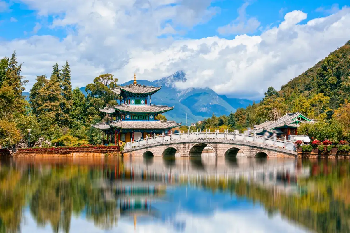 Trung Quốc: Lệ Giang - Shangrila | 5 Ngày 4 Đêm | Tháng 10 2026 | Ruili Airlines